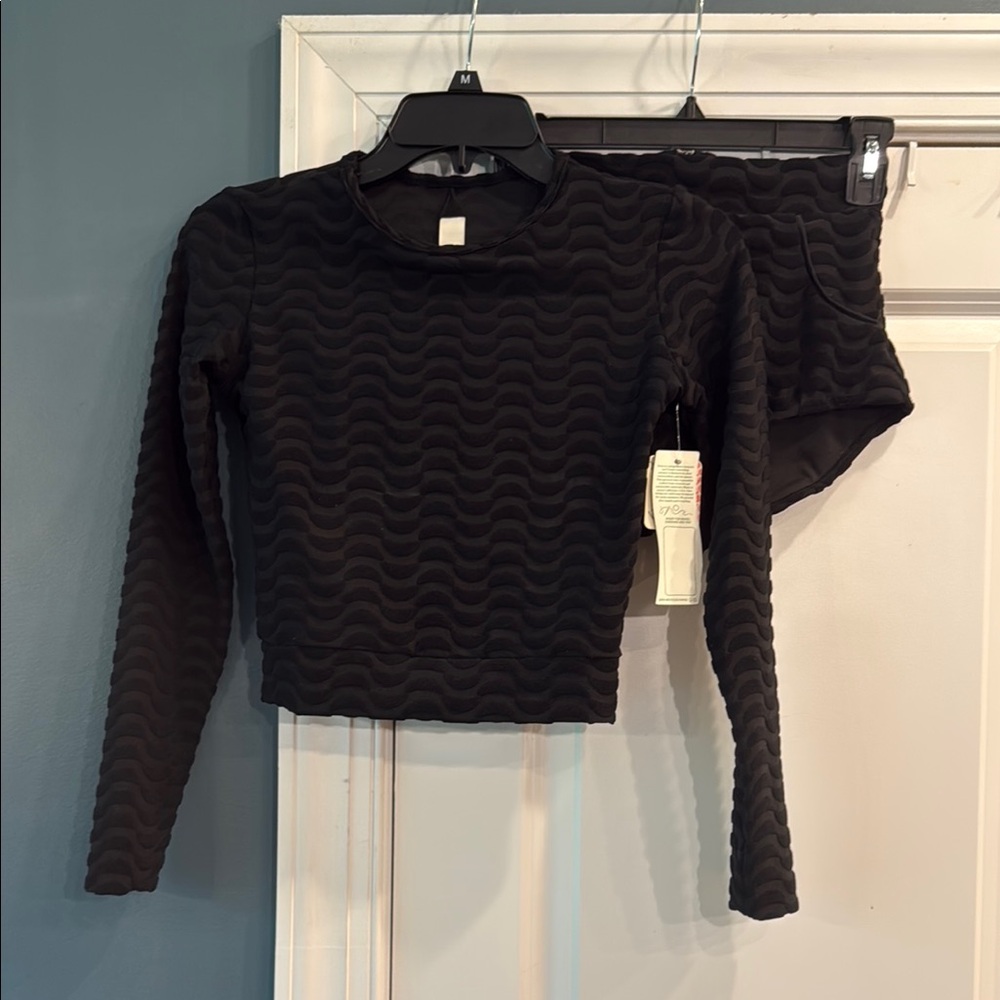 Seea Palomar Black Textured Cropped Rash Guard